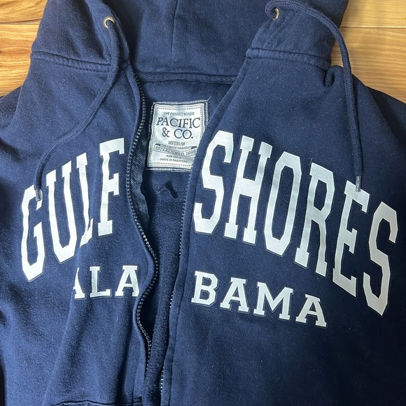 Gulf shores Alabama pacific and co size medium zip up hoodie - Picture 2 of 5